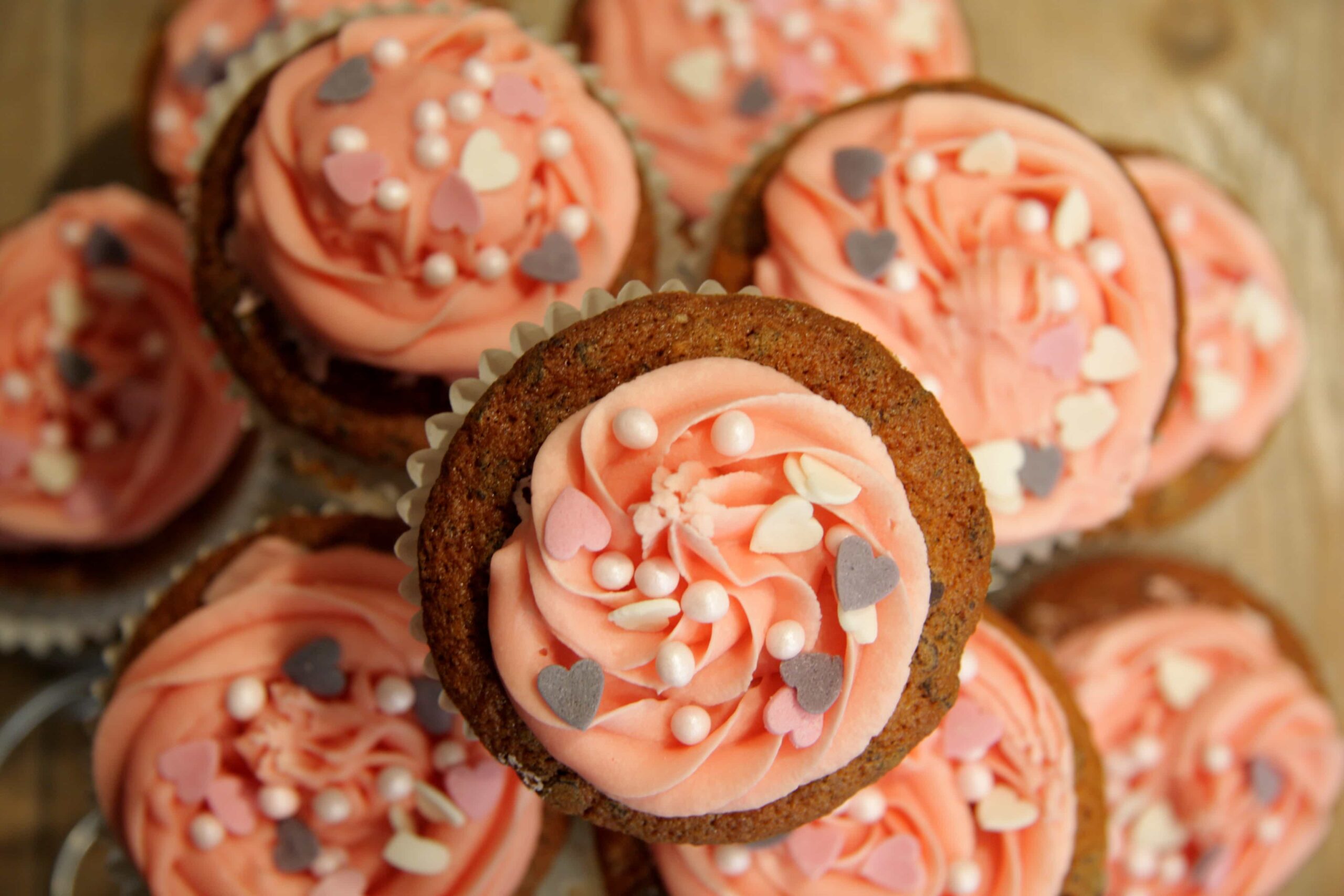 Cupcakes mit Raffaello Carl Tode Cupcakes mit Raffaello Kokos-Cupcakes