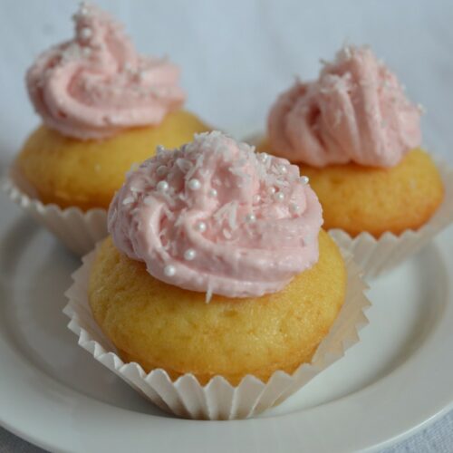 Ananas-Kokos-Cupcakes 3 Stück mit rosa Topping