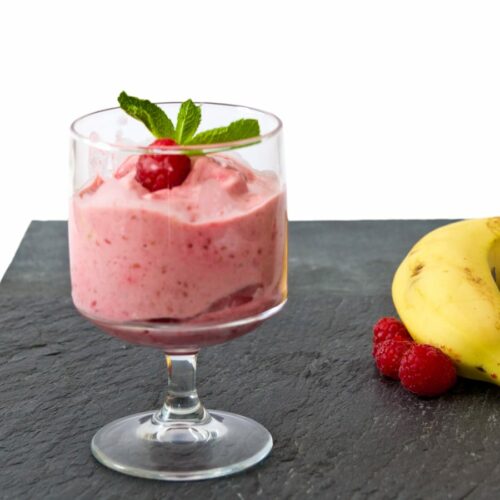 Himbeer-Bananen-Eis aus dem Standmixer