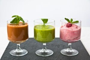 Leonardo Glaser mit Suppe, Smoothie und Eis