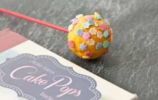 Popcake mit Zuckerdekor Blumen
