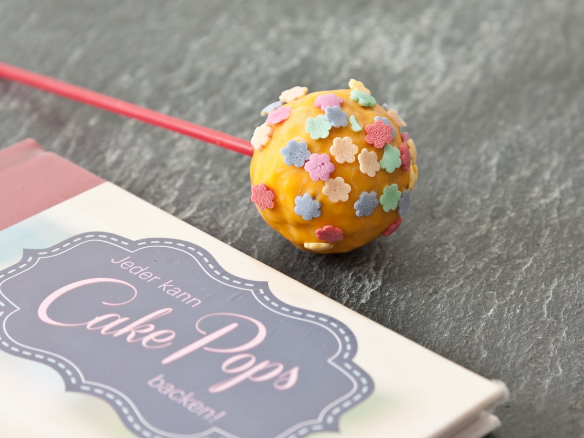 Popcake mit Zuckerdekor Blumen