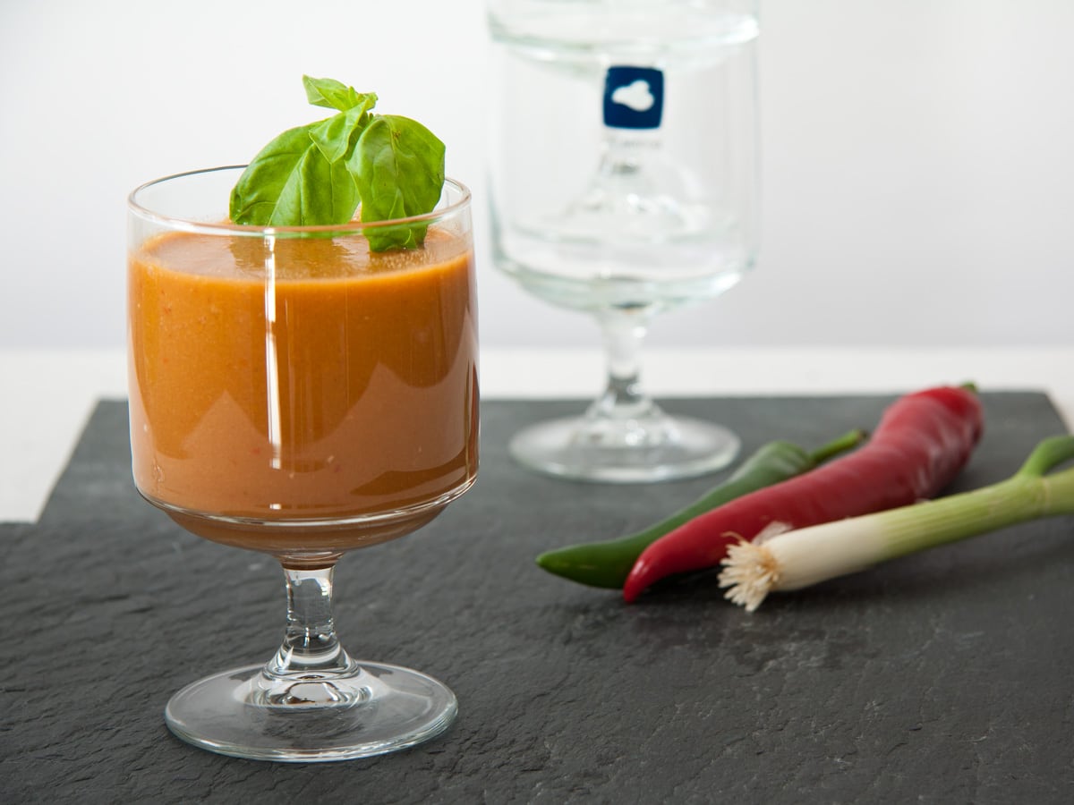 Fruchtige Tomatensuppe ohne Kochen im Standmixer zubereitet