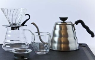 Hario Kaffeefilter, Kaffee von Hand aufgießen, mit Kanne, Carl Tode Göttingen
