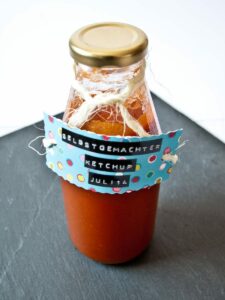 Hausgemachter Ketchup, dekorierte Flasche, Carl Tode Göttingen