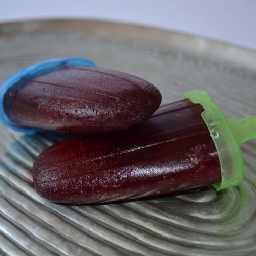 Leckeres Wassereis mit Rote Beete- und Traubensaft, Rosmarin und Zitrone, ungewöhnlich und frisch, deli Kochzeitschrift, Carl Tode Göttingen