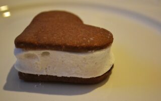 Leckere Schokoladenkekse mit einem weichen Marshmallow dazwischen, lecker und besonders, Weihnachten, Advent, Geschenk aus der Küche, Carl Tode Göttingen