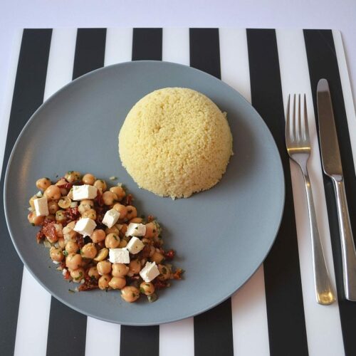 Leckerer Sommersalat, Kichererbsen mit Feta und Couscous, zum Mitnehmen, Carl Tode Göttingen