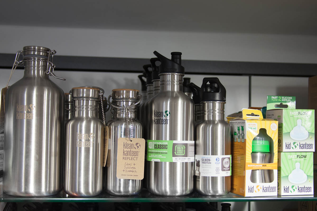 Produkt-Klean-Kanteen-Edelstahl-Carl-Tode-Göttingen-01 Entdecken Sie die langlebigen Trinkflaschen von Klean Kanteen bei Carl Tode in Göttingen, aus robustem Edelstahl