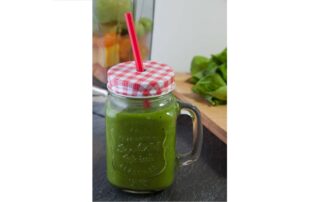 Gesunder Smoothie mit Zitrone, Rucola und Spinat, gesunde Leinsamen, Carl Tode Göttingen