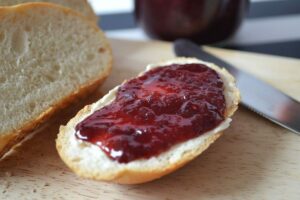 Leckeres Rezept für Kirschmarmelade mit Tonkabohne, sanftes Vanillearoma, Carl Tode Göttingen