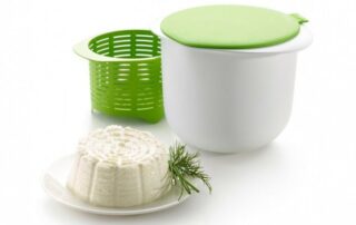 Frischkäse aus dem BPA-freien Lékué Käsebereiter