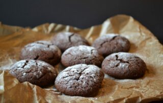 Göttingen präsentiert Keksrezept für die Weihnachtszeit, Kekse mit Schokolade und Kardamom, Weihnachtsbäckerei
