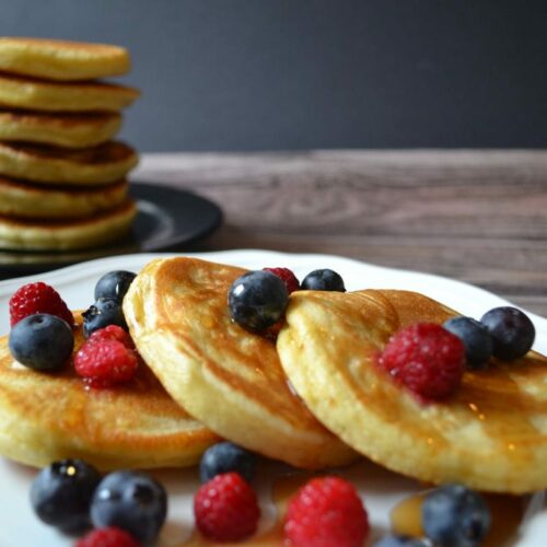 Carl Todes Rezept für amerikanische Pancakes, Pfannkuchen, Frühstücksrezept, mit Früchten und Ahornsirup