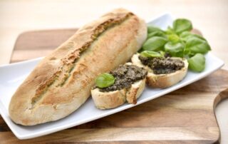 Carl Tode Göttingen präsentiert ein Rezept für Baguette und würzige Oliventapenade