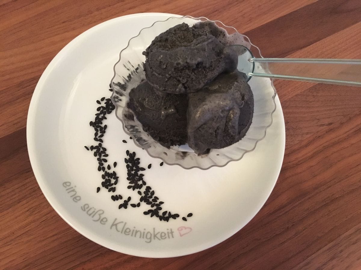 Rezept-Sesameis-Carl-Tode-Göttingen-01 Rezept für schwarzes Sesameis, Carl Tode Göttingen, Eis, Dessert