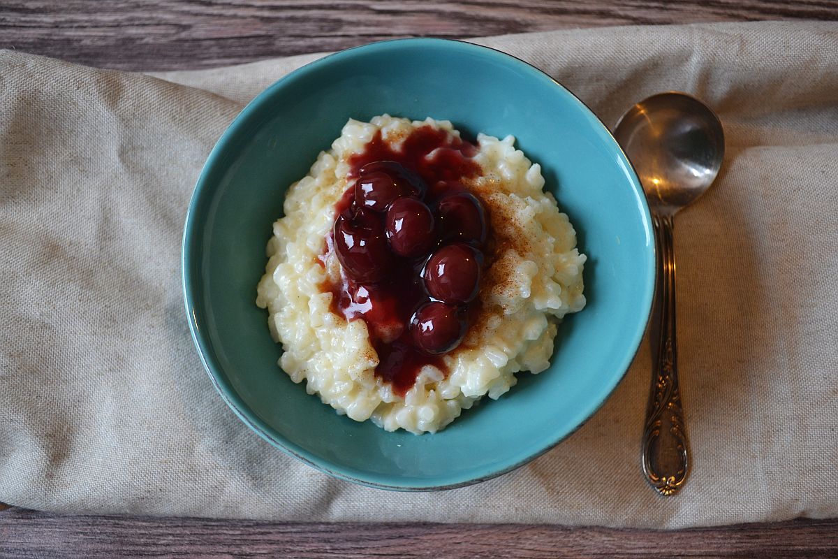 Carl Tode Göttingen präsentiert Rezept für Milchreis, perfekt cremig, mit Kirschkompott, Reis, Dessert