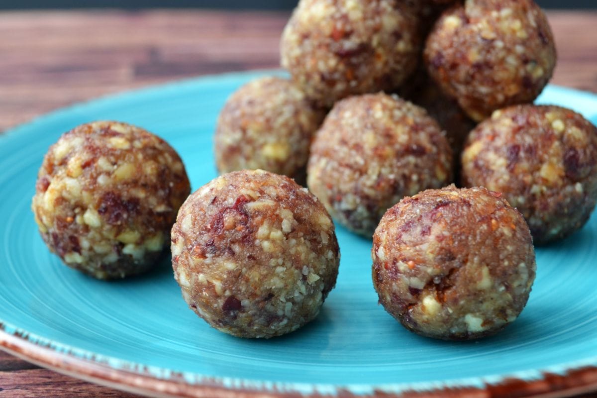 Rezept-Energyballs-Carl-Tode-Göttingen-01 Carl Tode Göttingen, Rezept für Energyballs, mit Vanille und Cranberries, Mandeln, Cashews, gesund und lecker