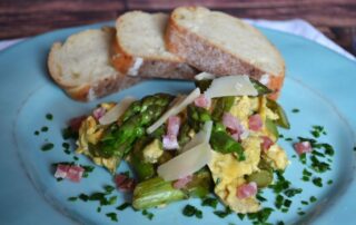 Schnelles einfaches Rezept für grünen Spargel, mit Rüherei, Schinken, low carb, gesund, lecker, Carl Tode Göttingen