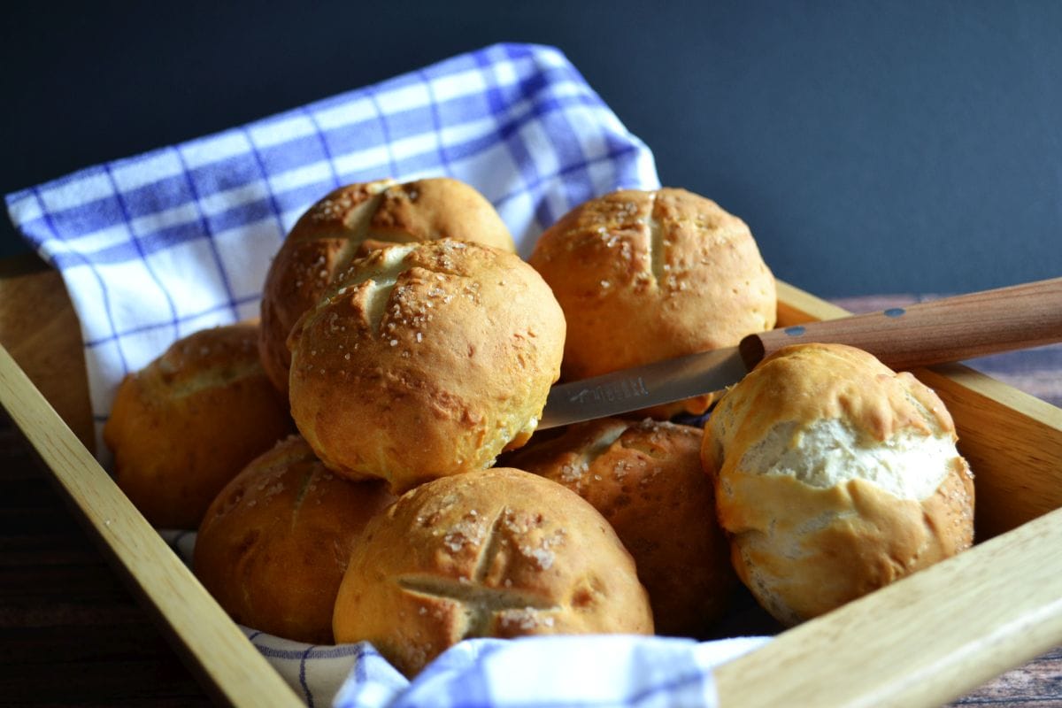 Rezept-Laugenbrötchen-Carl-Tode-Göttingen-01 Rezept für selbstgemachte Laugenbrötchen, mit Schinken und Käse gefüllt, Carl Tode Göttingen