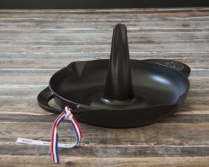 Grillen, Hähnchen, Backofen, Hähnchenhalter, Hähnchenbräter, Staub, Gusseisen, emailliert, Carl Tode, Göttingen