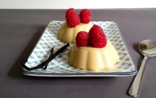 Pudding aus Soja-Milch mit Himbeeren bei Carl Tode in Göttingen