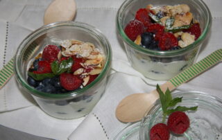 veganes Frühstück, Sojajoghurt, Beerenfrüchte, Frühstück, Blaubeeren, Himbeeren, Mandeln, Rice, Weck, Carl Tode, Göttingen