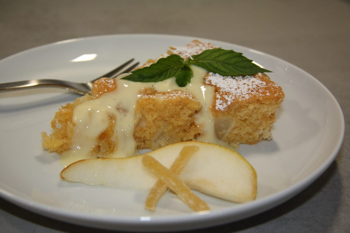 2017-09-Birnenkuchen-Ingwer-Carl-Tode-Göttingen Schneller Kuchen, Birne, Ingwer, Birnenkuchen, Herbst, Kaffeezeit, Vanillesauce, Carl Tode, Göttingen