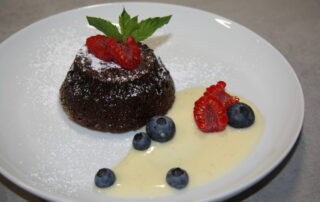Soufflé au chocolat, Schokoladensoufflé, Vanillesauce, Himbeeren, Gäste, Familienessen, Dessert, Carl Tode, Göttingen