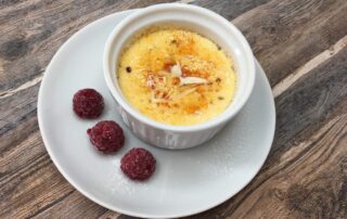 Crème brûlée, Zuckerkruste, Gasbrenner, knack, Dessert, Süßspeise, Nachtisch, Carl Tode, Göttingen.