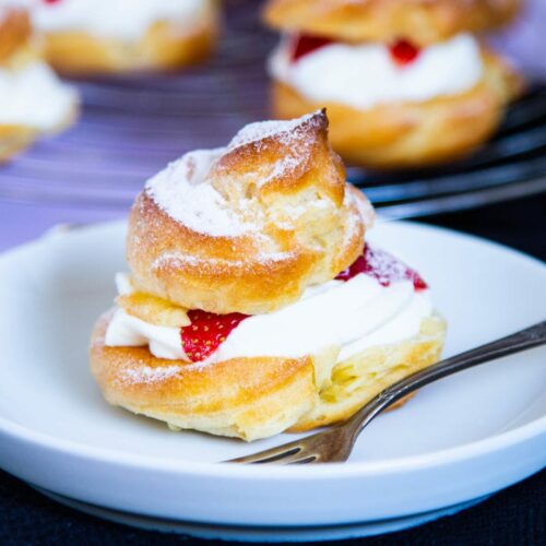 Windbeutel, Schlagsahne, Erdbeeren, Göttingen