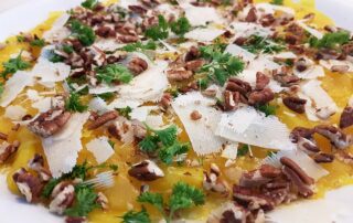 Rote Beete, gelbe Beete, Parmesan, Olivenöl, Walnüsse