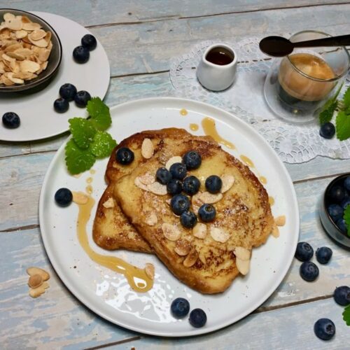 French Toast, Arme Ritter, Resteessen, Mandeln, Ahornsirup, Blaubeeren, Heidelbeeren, Frühstück, Espresso, lecker, Rezept, Carl Tode, Göttingen