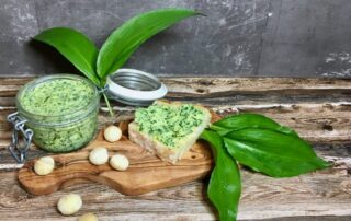 Bärlauchbutter, Bärlauch, Kräuterbutter, Grillen, Macadamia, Limette, Meersalz, Rezept, Vorrat, Carl Tode, Göttingen