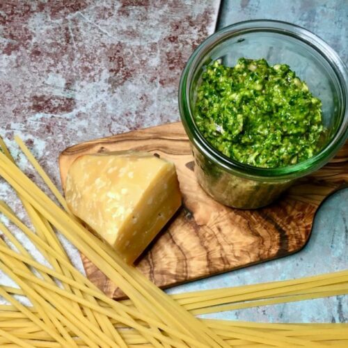 Bärlauchpesto, Pesto, Bärlauch, Pesto, Pasta, Dip, homemade, haltbar machen, Rezept, Parmesan, Nüsse, Wald, Frühling, Carl Tode, Göttingen