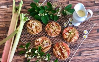 Rhabarber, Tarte, Rhabarbertarte, Frangipane, Nusscreme, Pistazie, Haselnuss, Blätterteig, Staubzucker, Kuchen, backen, easy, Rezept, Carl Tode, Göttingen, Kaffee