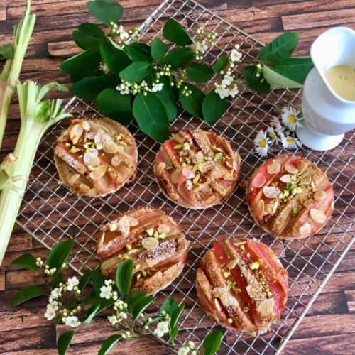 Rhabarber, Tarte, Rhabarbertarte, Frangipane, Nusscreme, Pistazie, Haselnuss, Blätterteig, Staubzucker, Kuchen, backen, easy, Rezept, Carl Tode, Göttingen, Kaffee