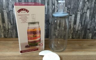 Kilner, fermentieren, Gärstopfen, Gärspund, Wasserschluss, beschwersteine, Keramiksteine, Glas, Glassteine, Silikondeckel, Saierkraut, Kimchi, Gemüse, Gurke, paprika, Kohl, Zucchini, lecker, bekömmlich, sauer, Carl Tode, Göttingen